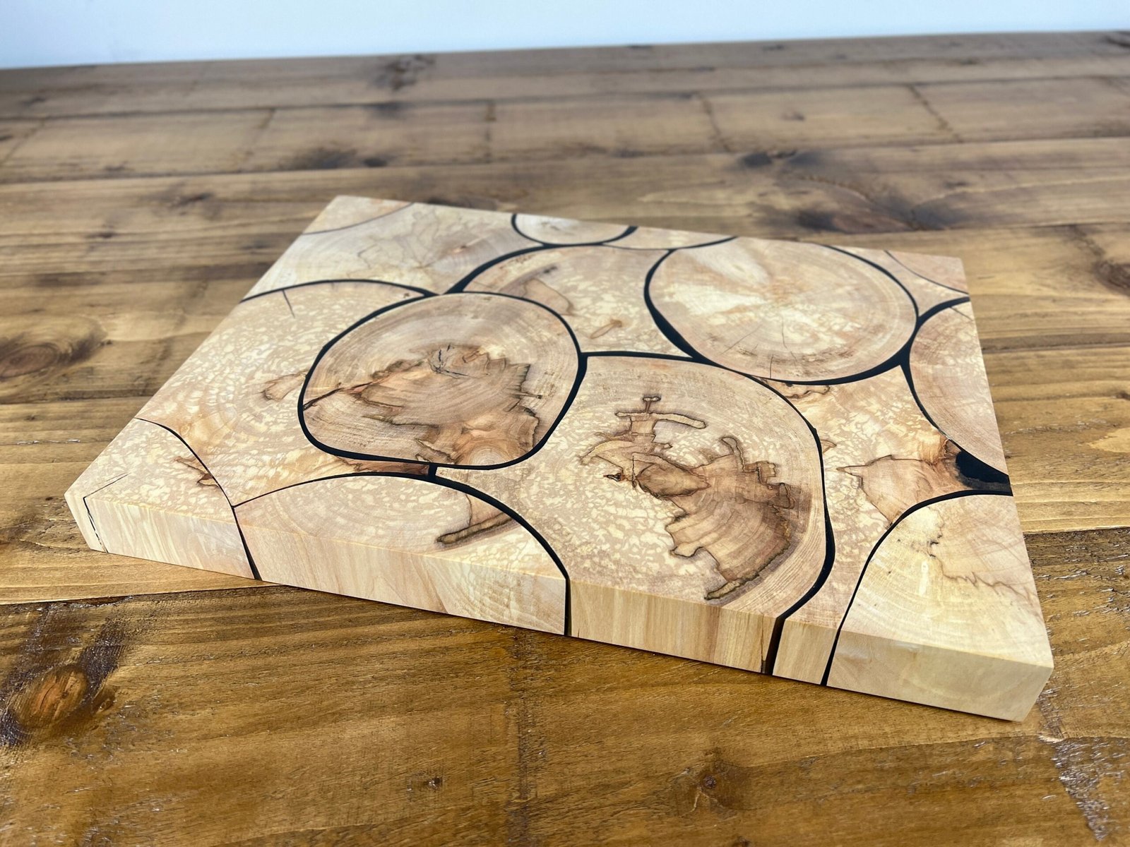 End Grain Beech and Epoxy Chopping Board – James Taylor Furniture